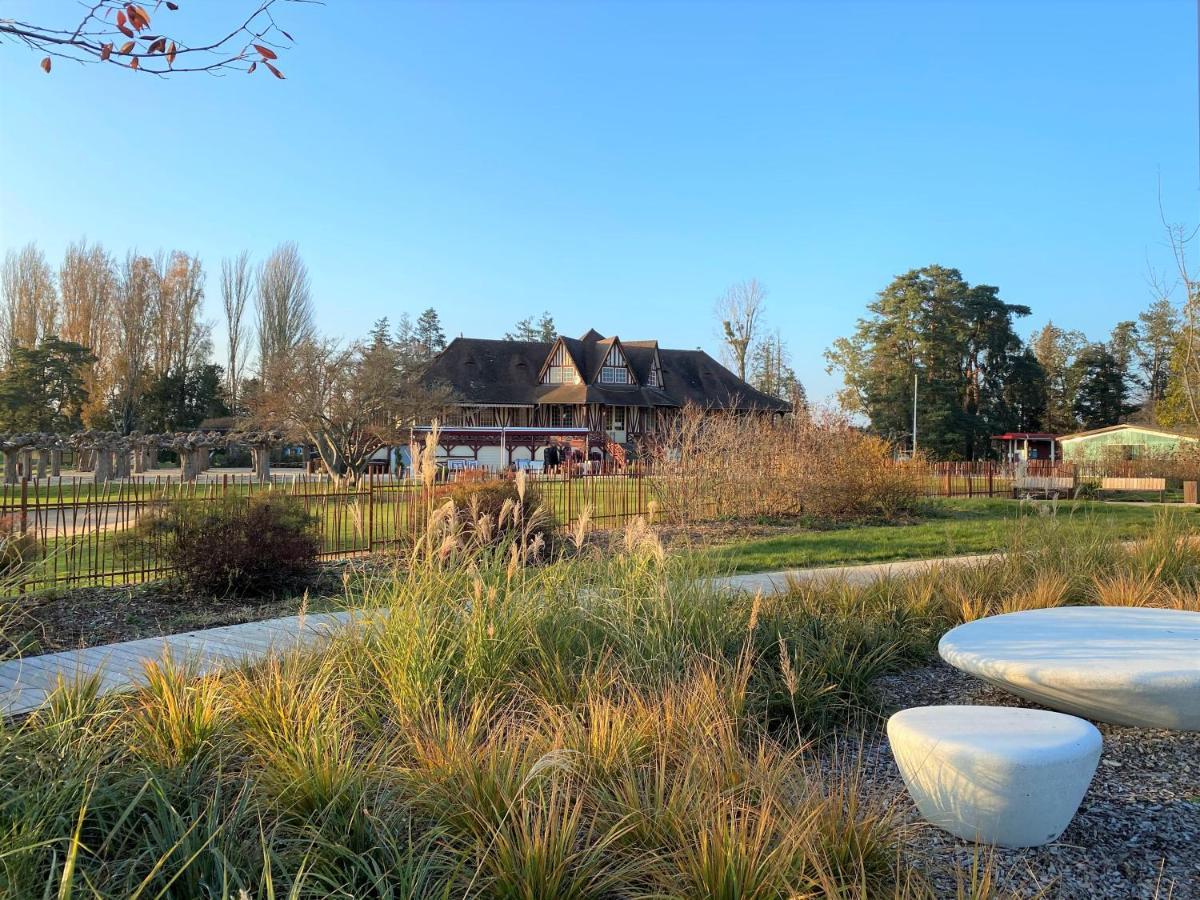 Charmant F1 Avec Terrasse Et Vue Sur Jardin Arbore - Fraicheur Naturelle Du Rez De Jardin - Parking 벨히브 쉬르 알리에 외부 사진